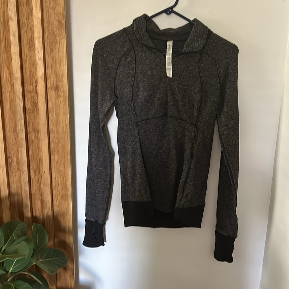 Lululemon Runderful Pullover Zip Front Sweatshirt. Size 4 - Picture 2 of 7